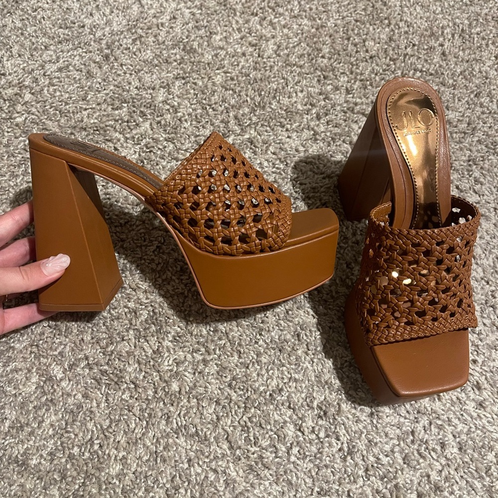 Never worn